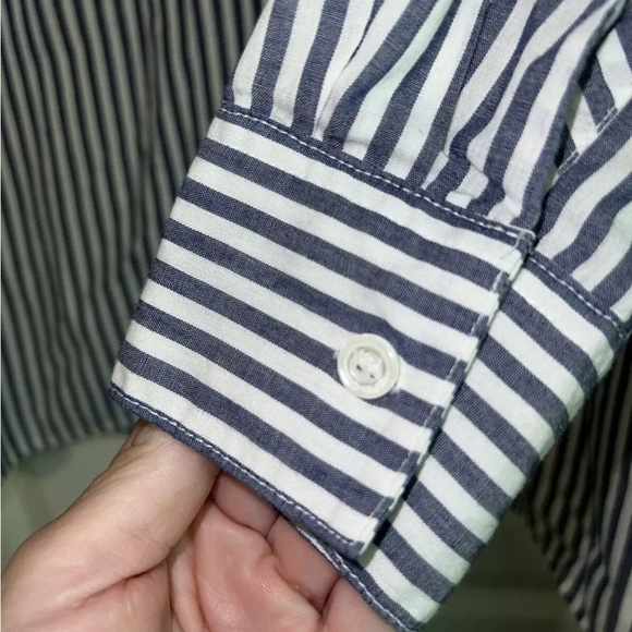 CM Company Brand Size Medium Blue Striped Ruffled L/S Top Blouse Shirt - Picture 4 of 8